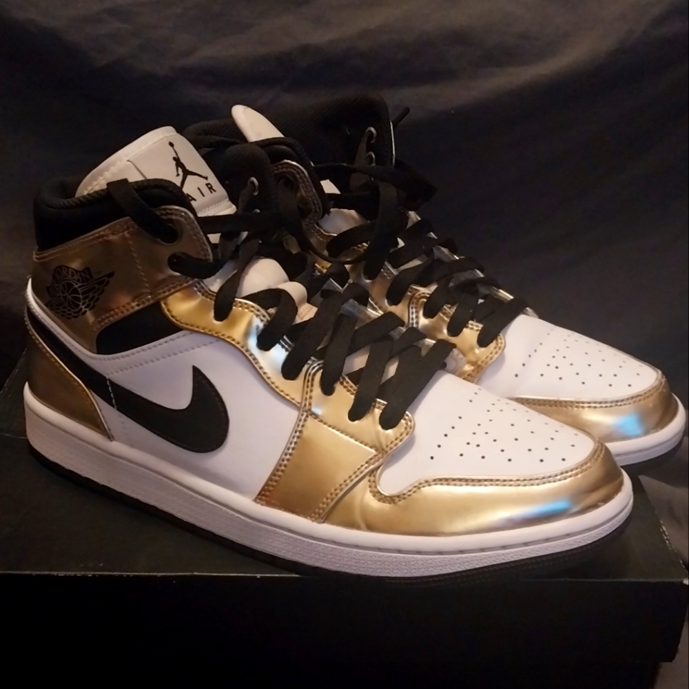 Nike Air Jordan 1 MID (SE)